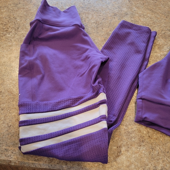 Bombshell sportswear set - Picture 3 of 8